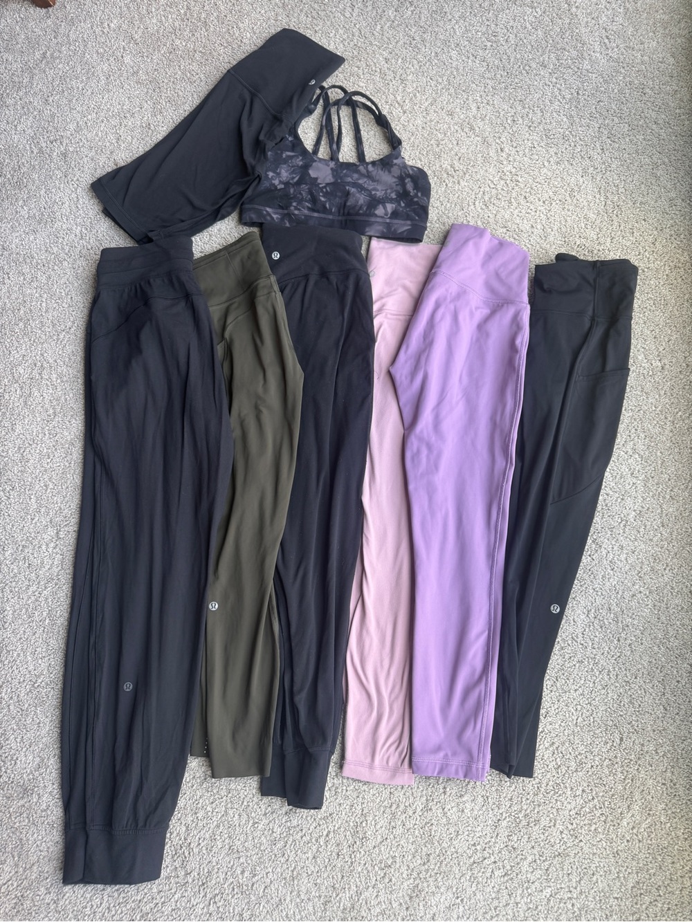 Lululemon Women’s 8pc LOT Size 6 Leggings Joggers Bra Shorts